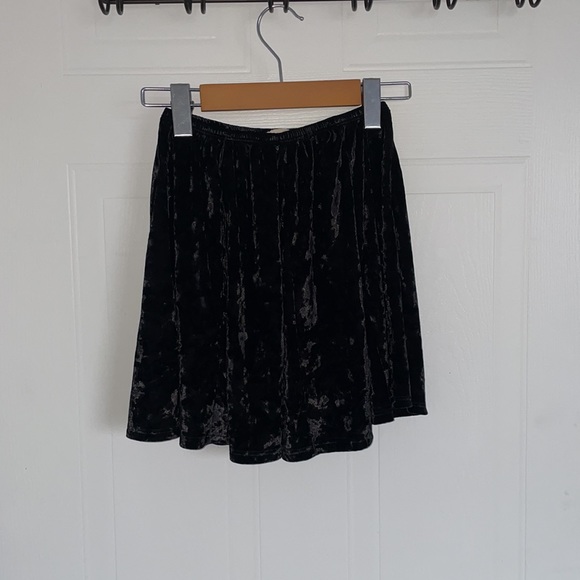 Brandy Melville Velvet Skirt - Picture 2 of 4